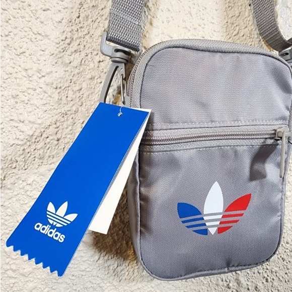 BNWT Adidas Side Bag - Picture 3 of 6